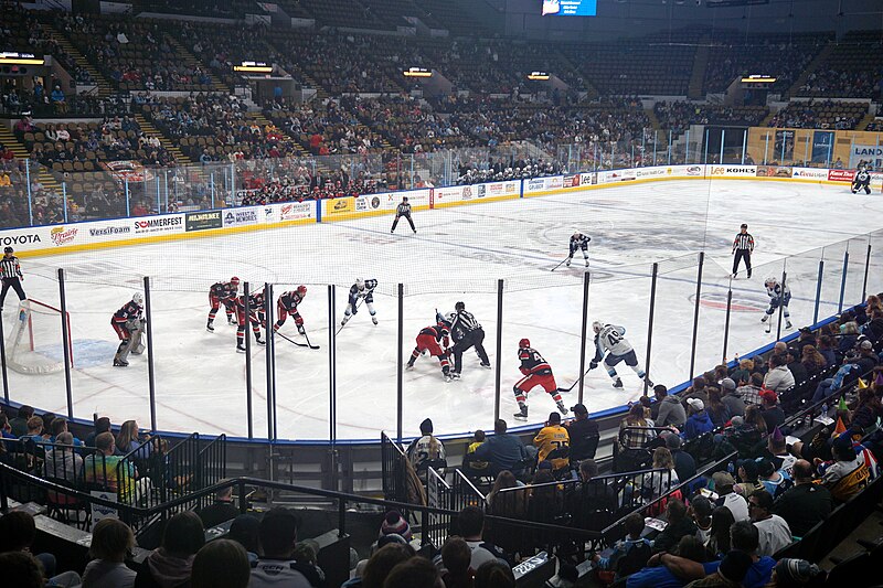 File:Grand Rapids Griffins vs. Milwaukee Admirals November 2023 06 (face-off).jpg