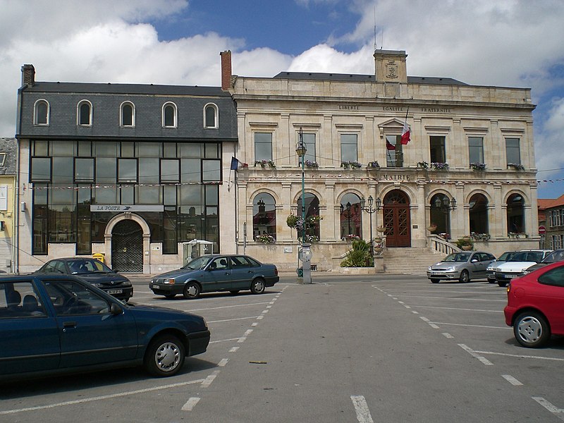 File:Gravelines mairie.jpg