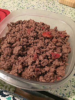 https://upload.wikimedia.org/wikipedia/commons/thumb/b/b7/Ground_Beef.jpg/250px-Ground_Beef.jpg