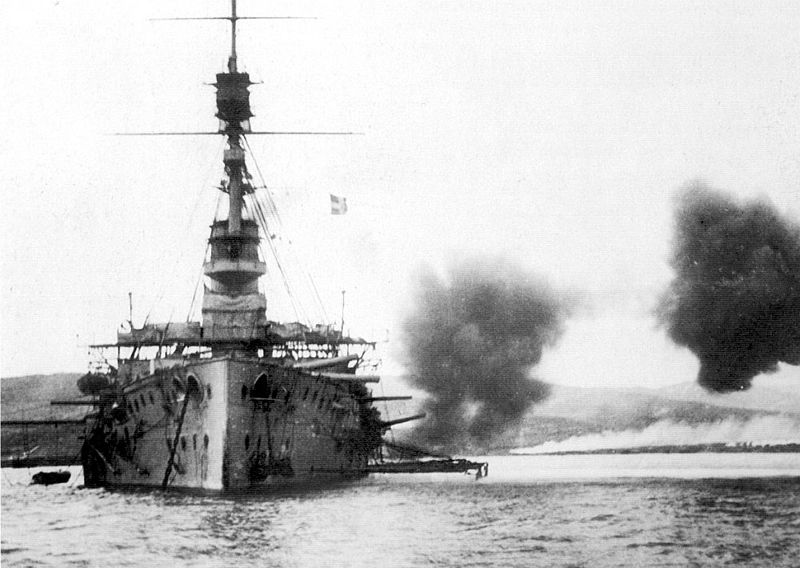 File:HMS Cornwallis broadside Suvla December 1915.jpg