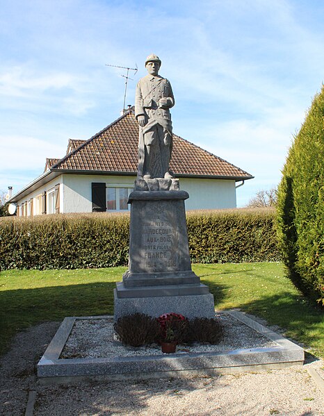 File:Hardecourt-aux-Bois Monument aux morts.jpg