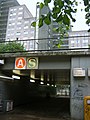 Deutsch: Hamburg, Stellingen, S-Bahnhof Langenfelde (2006) English: Entrance of the Langenfelde station, Hamburg, Germany (2006)