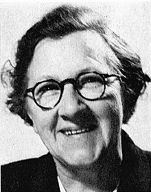 Photo of Hildur Humla wearing glasses.