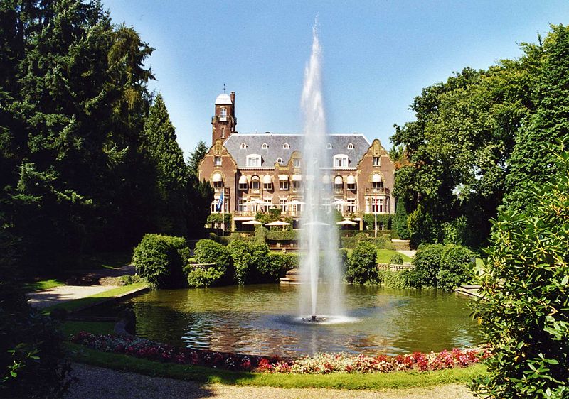 File:Hooge Vuursche tuin.jpg