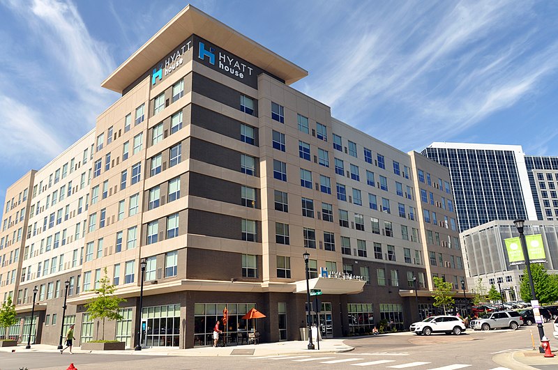 File:Hyatt House, North Hills - panoramio.jpg