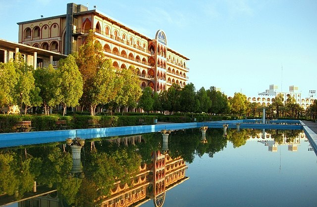 Image: IA University. Bandar Abbas   panoramio