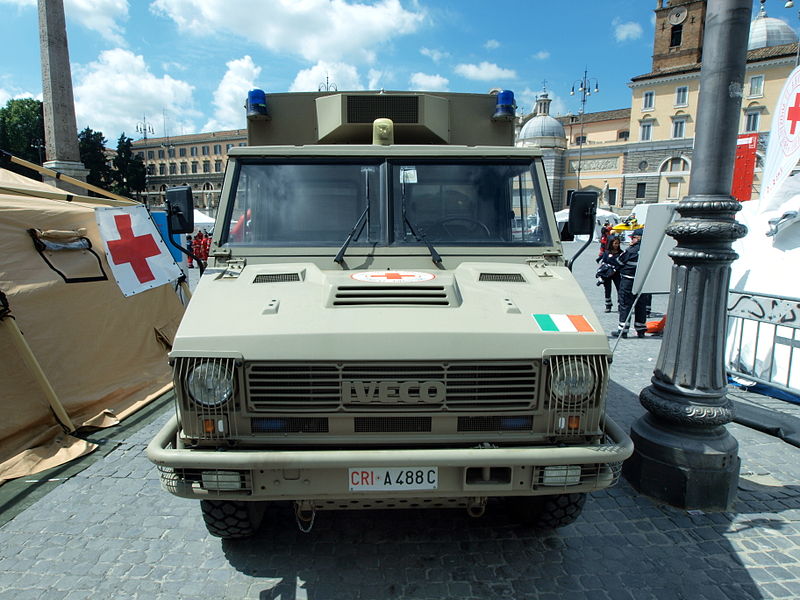 File:Italian Iveco ambulance in Rome pic4.JPG