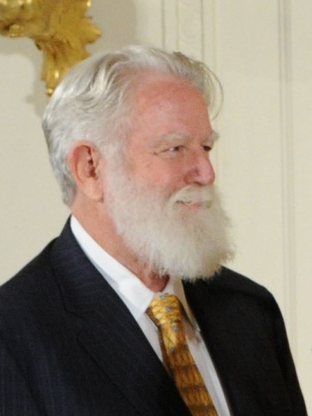 File:James Turrell receiving the National Medal of Arts.jpg