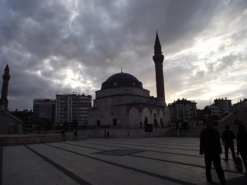 File:Kale camii.photo by nevzat demir - panoramio (1).jpg