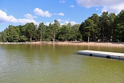 Strand aan het meer van Karujärv