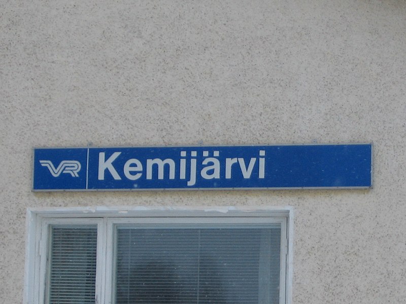 File:Kemijärvi (finland) railwaystation sign.JPG