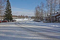 Kirkonkylää Kirkkotien varrella.