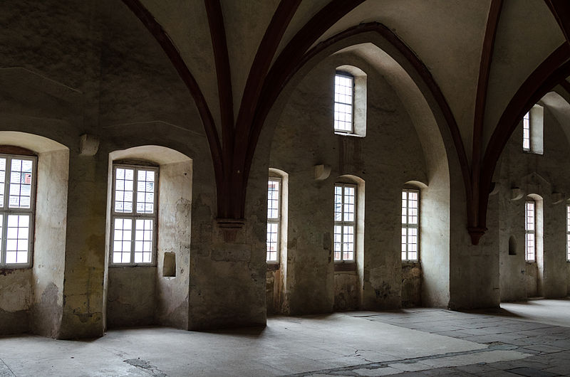 File:Kloster Eberbach, Dormitorium-009.jpg