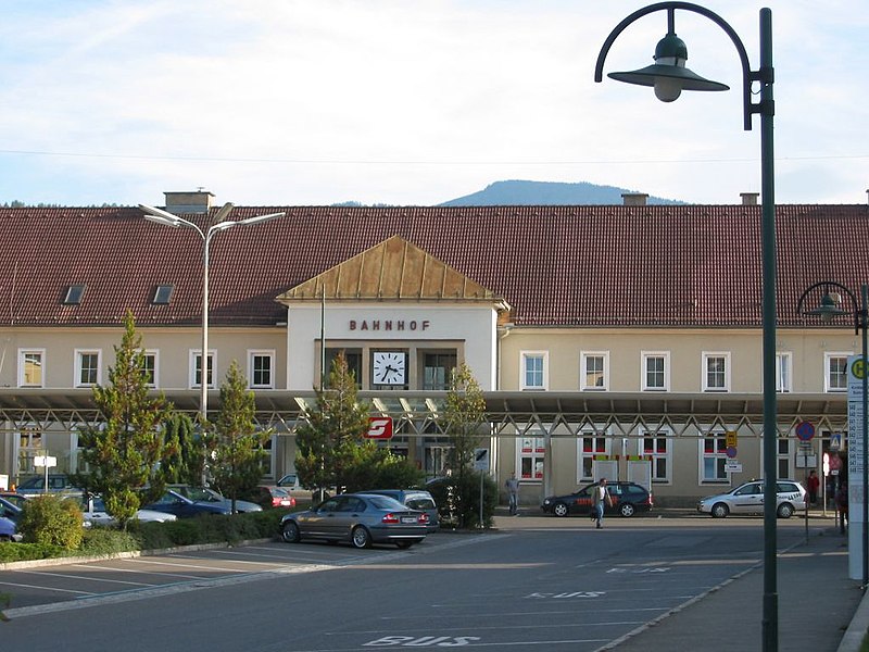 Fil:Knittelfeld Bahnhof.jpg