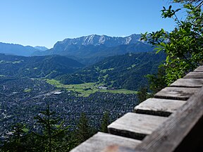 Umgebung der Partnachklamm mit Eckbauer, Hausberg, Wettersteingebirge (Foto 2020)
