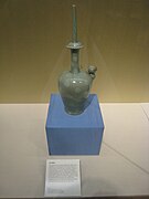 Kundika (vase rituel bouddhiste) en céladon de la période Koryŏ (Corée). Photographie prise au British Museum.