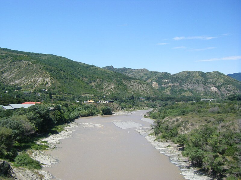 File:Kura river between Mtskheta and Zahesi (Tbilisi), Georgia.jpg