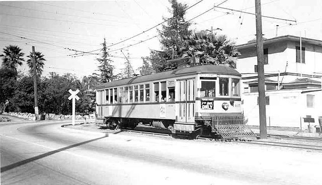 Unit #1407, one of 250 streetcars built for the LARy by the St. Louis Car Company, turns up Marmion Way. The air-operated folding doors were added in 