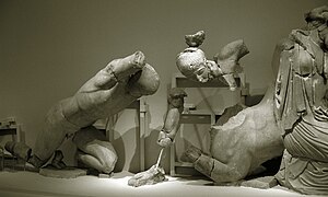 Escultura De La Antigua Grecia: División de la escultura, Período de formación, Período arcaico