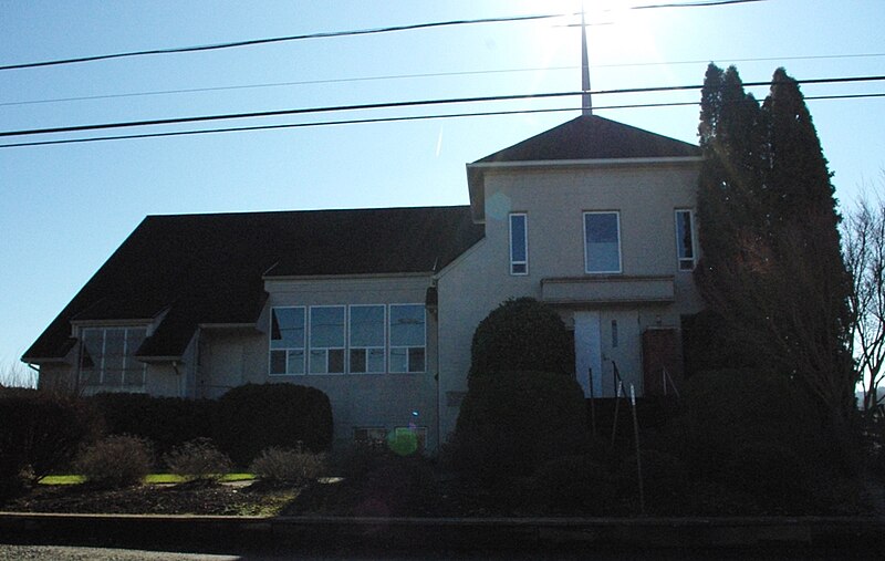 File:Laurel, Oregon church.JPG