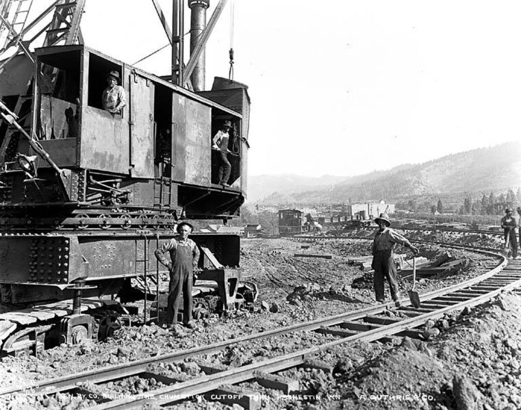 File:Laying track near Peshastin, ca 1927 (PICKETT 539).jpg