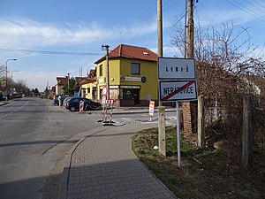 Signs showing the border of two municipalities Libis, Melnicka 2, z Neratovic z Mladeznicke, tabule hranice obci.jpg