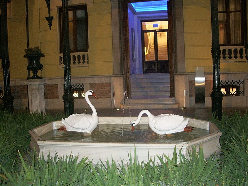 File:Los patos en su Casa - panoramio.jpg