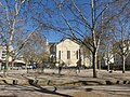 Le jardin du Sacré-Cœur à l'aplomb du no 105 et le pignon de la nef inachevée de l'église du Sacré-Cœur, en mars 2019.