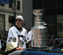 Foto av Fleury med Stanley Cup