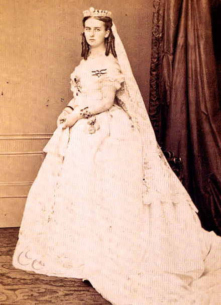 Maria, Prinzessin von Hohenzollern-Sigmaringen, Duchess of Flanders, wearing the Order of Louise