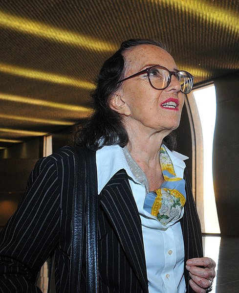 File:Marianne Peretti 01.jpg