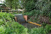 Marl Lane Trash Screen - geograph.org.uk - 1462712.jpg