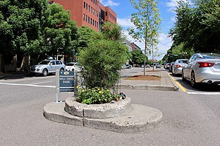 <span class="mw-page-title-main">Mill Ends Park</span> Small urban park in Portland, Oregon, U.S.