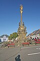 Letohrad colonne de 1717, la Vierge domine les statues des saints: Roch, Sébastien, Charles Borromée, Florian.