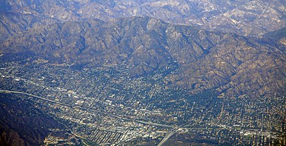 How to get to La Crescenta with public transit - About the place