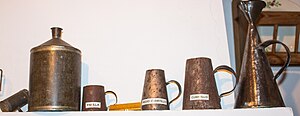Museo Etnológico de Puerto Seguro - Recipientes de medida de líquidos 1 (25330227269).jpg