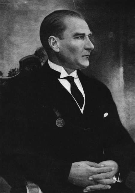 Tập_tin:Mustafa_Kemal_Ataturk.png