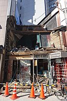 被災した難波のカメラ店の店舗