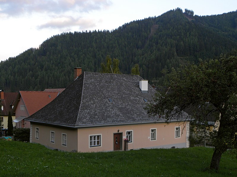 File:Oberzeiring - Pfarrhof II.jpg