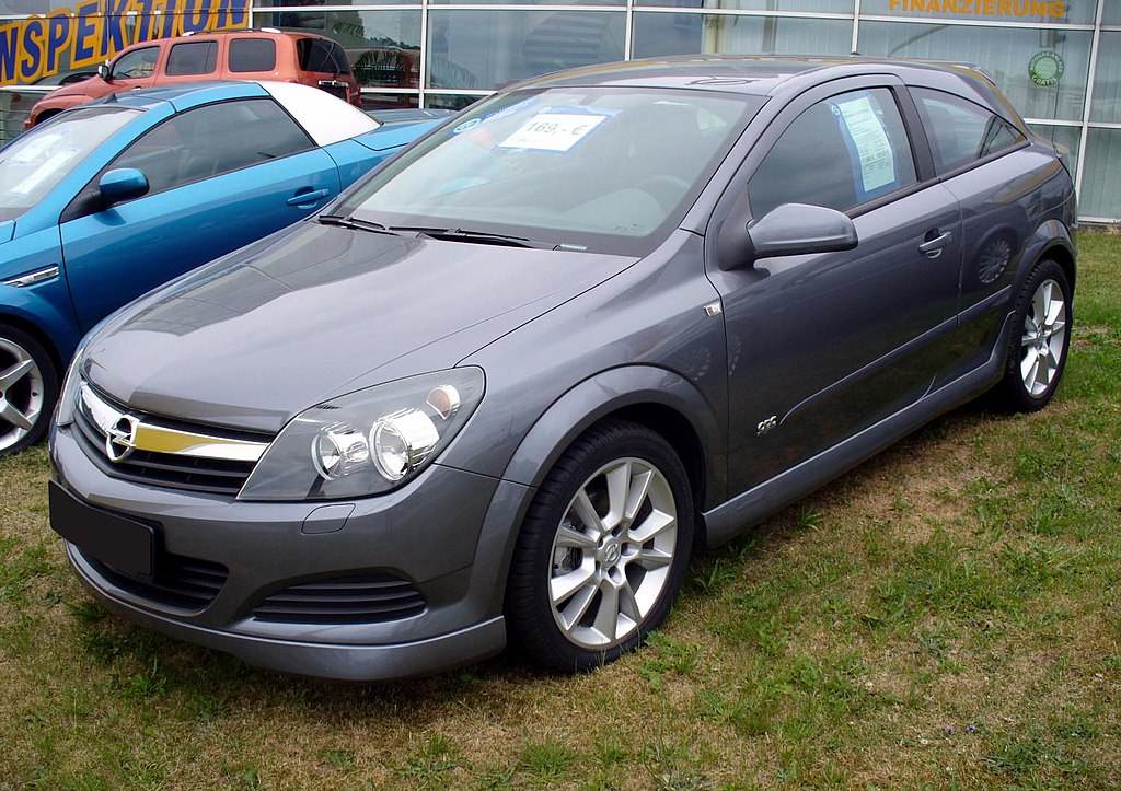 File:Opel Astra H 1.6 rear.JPG - Wikimedia Commons