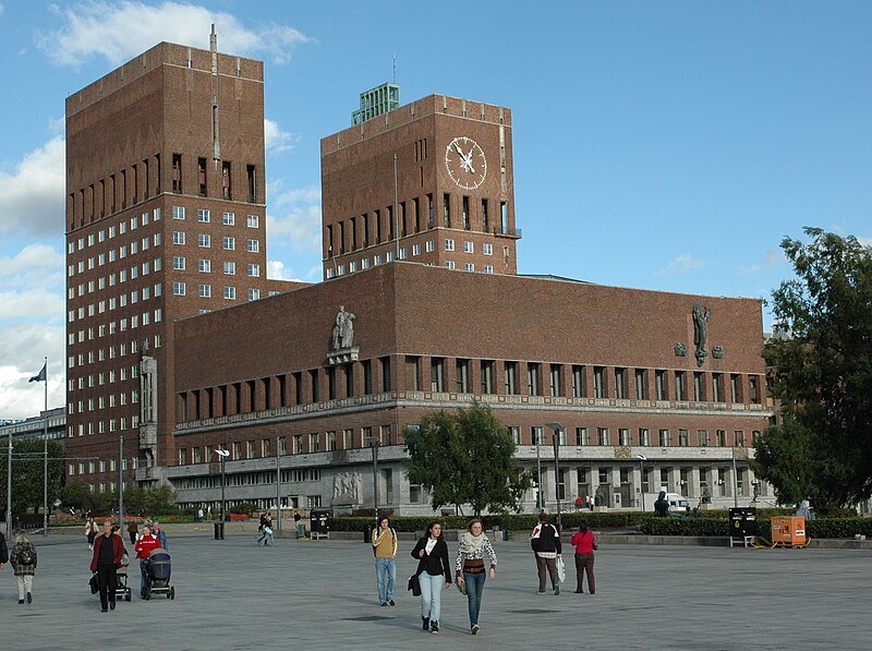 File:Oslo City hall.jpg