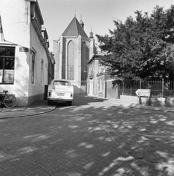 File:Overzicht Kerkstraat vanaf de Hoogstraat - Weesp - 20252020 - RCE.jpg