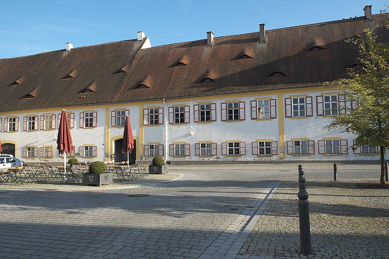 File:Pöttmes Schloss Gumppenberg 374.jpg