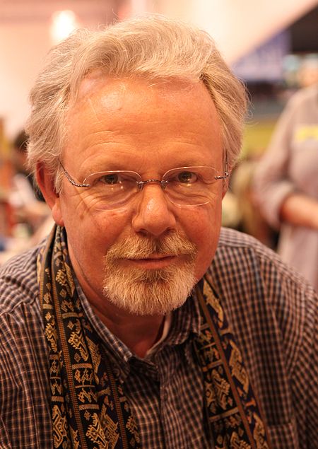 Peter May - Salon du livre de Paris 2010.JPG