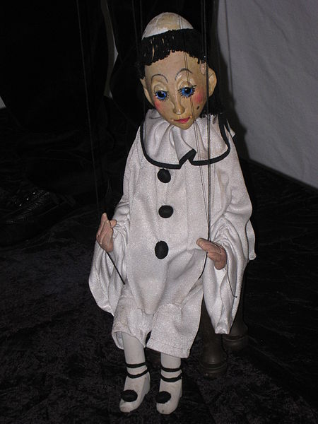 File:Pierrot marionet.JPG