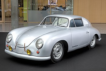 Une Porsche 356 SL, modèle 1951. (définition réelle 5 436 × 3 627)