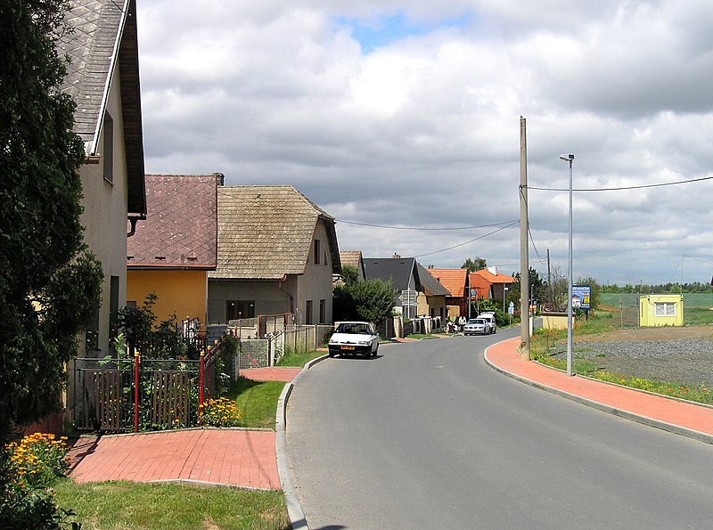 File:Prague Lipany Do Kopečka str.jpg