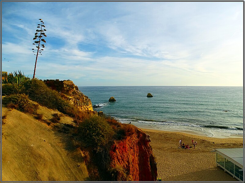 File:Praia da Rocha - Portimao (Portugal) (43655172560).jpg