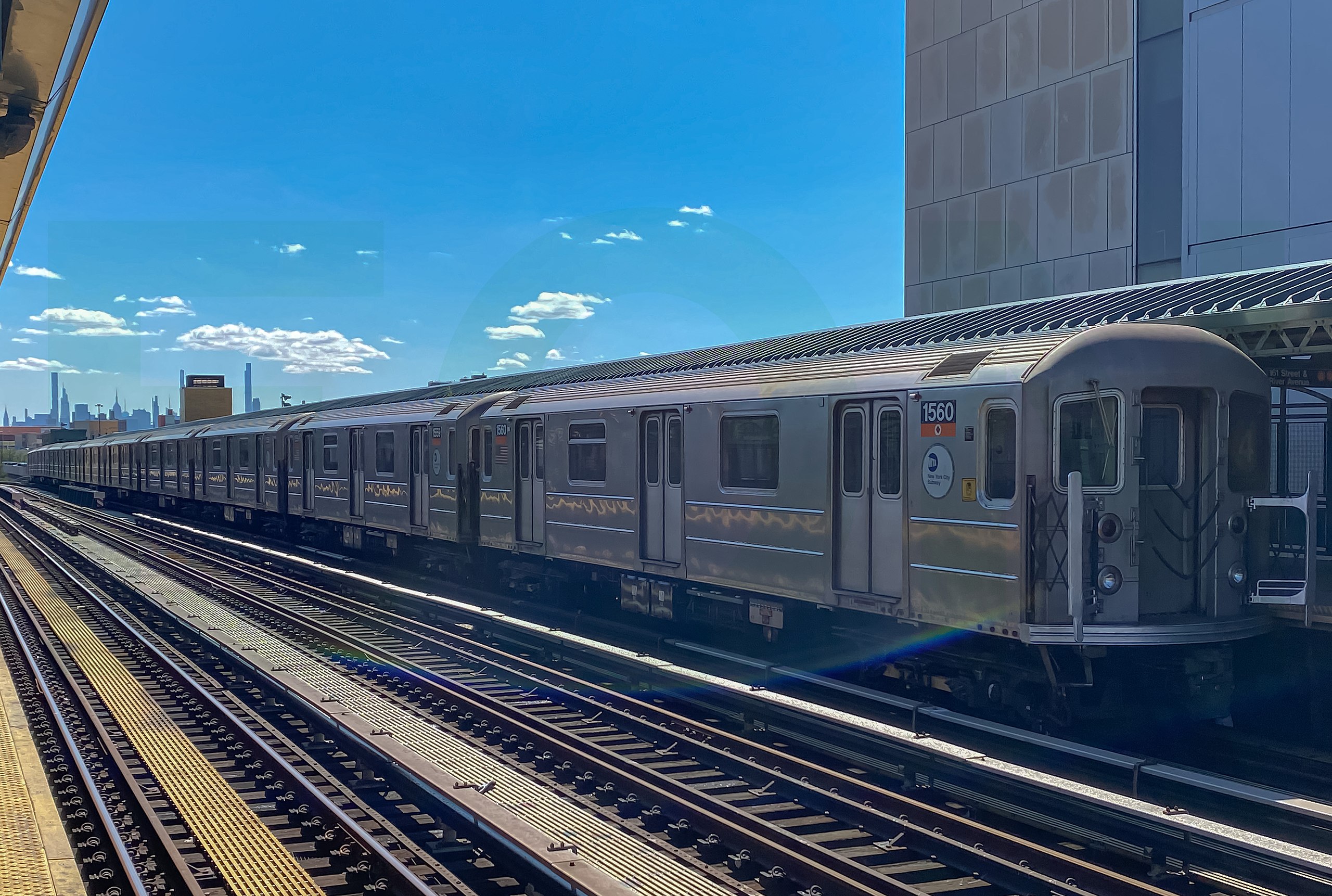 MTA New York City Subway: R68/A & R142 (B) (D) (4) Trains @ 161st Street-Yankee  Stadium 