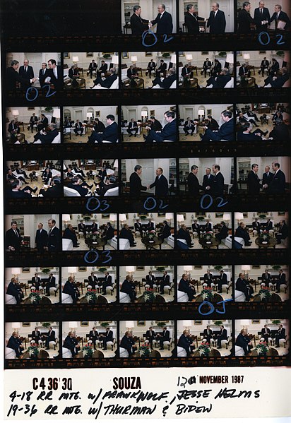 File:Reagan Contact Sheet C43630.jpg